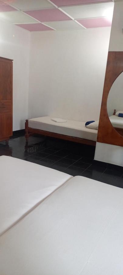 Ocean View Tourist Guest House At Negombo Beach Near The Airport Bagian luar foto