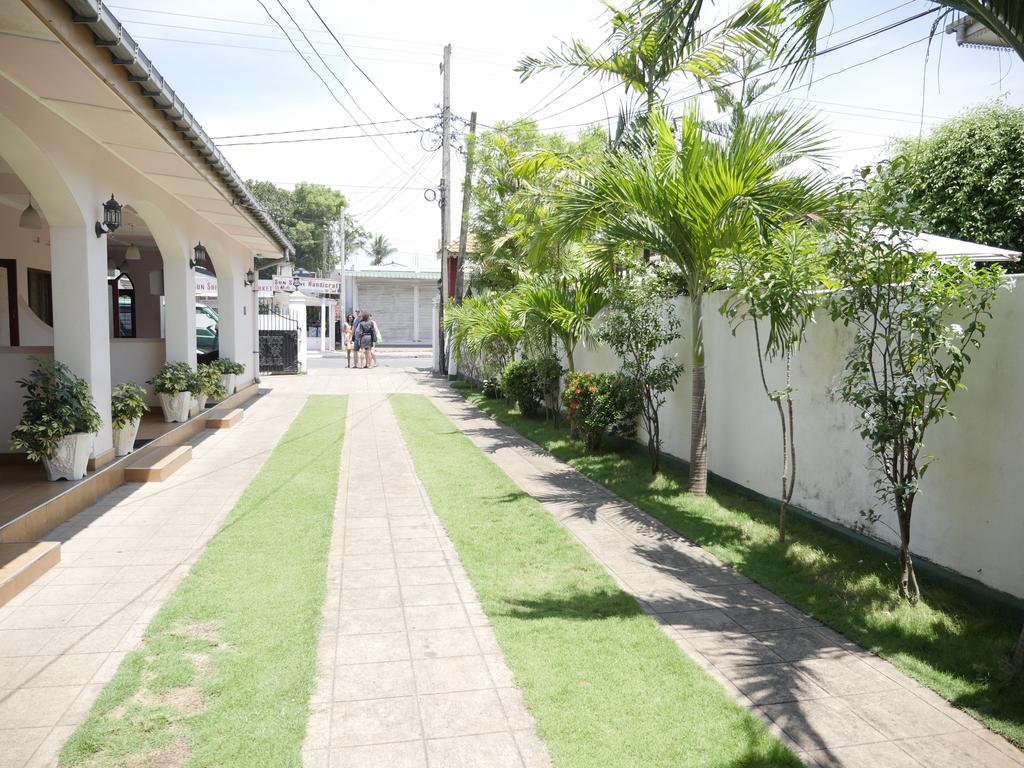 Ocean View Tourist Guest House At Negombo Beach Near The Airport Bagian luar foto