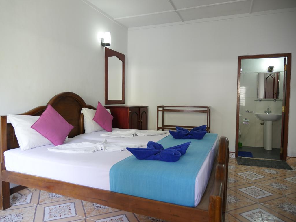 Ocean View Tourist Guest House At Negombo Beach Near The Airport Bagian luar foto