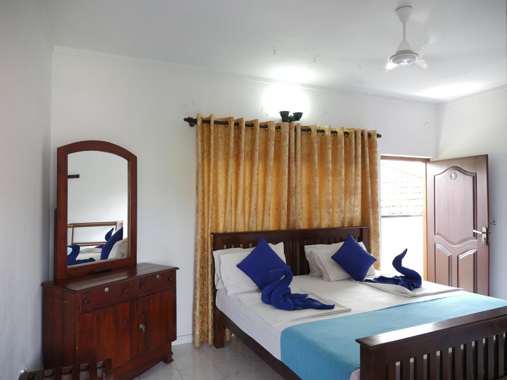 Ocean View Tourist Guest House At Negombo Beach Near The Airport Bagian luar foto