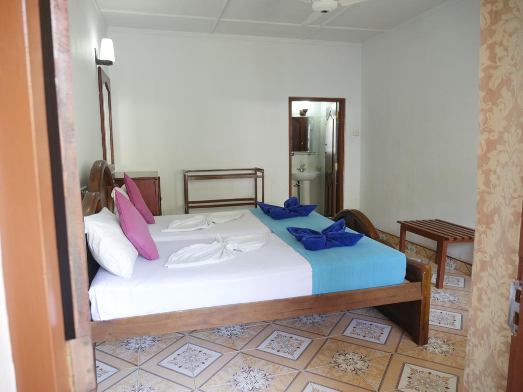 Ocean View Tourist Guest House At Negombo Beach Near The Airport Bagian luar foto