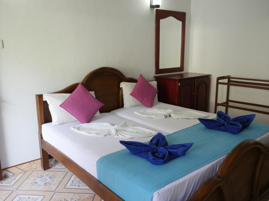 Ocean View Tourist Guest House At Negombo Beach Near The Airport Bagian luar foto